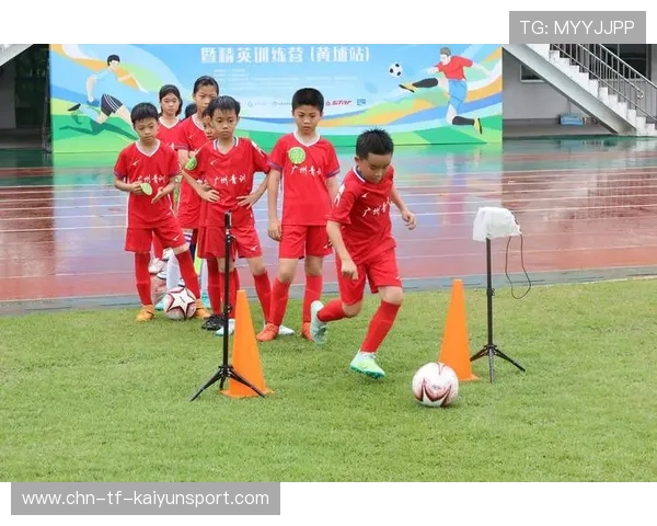 足球场上新星：青训营毕业生首发立功，足球青训营报名条件