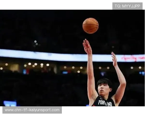 杨瀚森在开拓者首秀贡献两双数据展现灵活内线技术